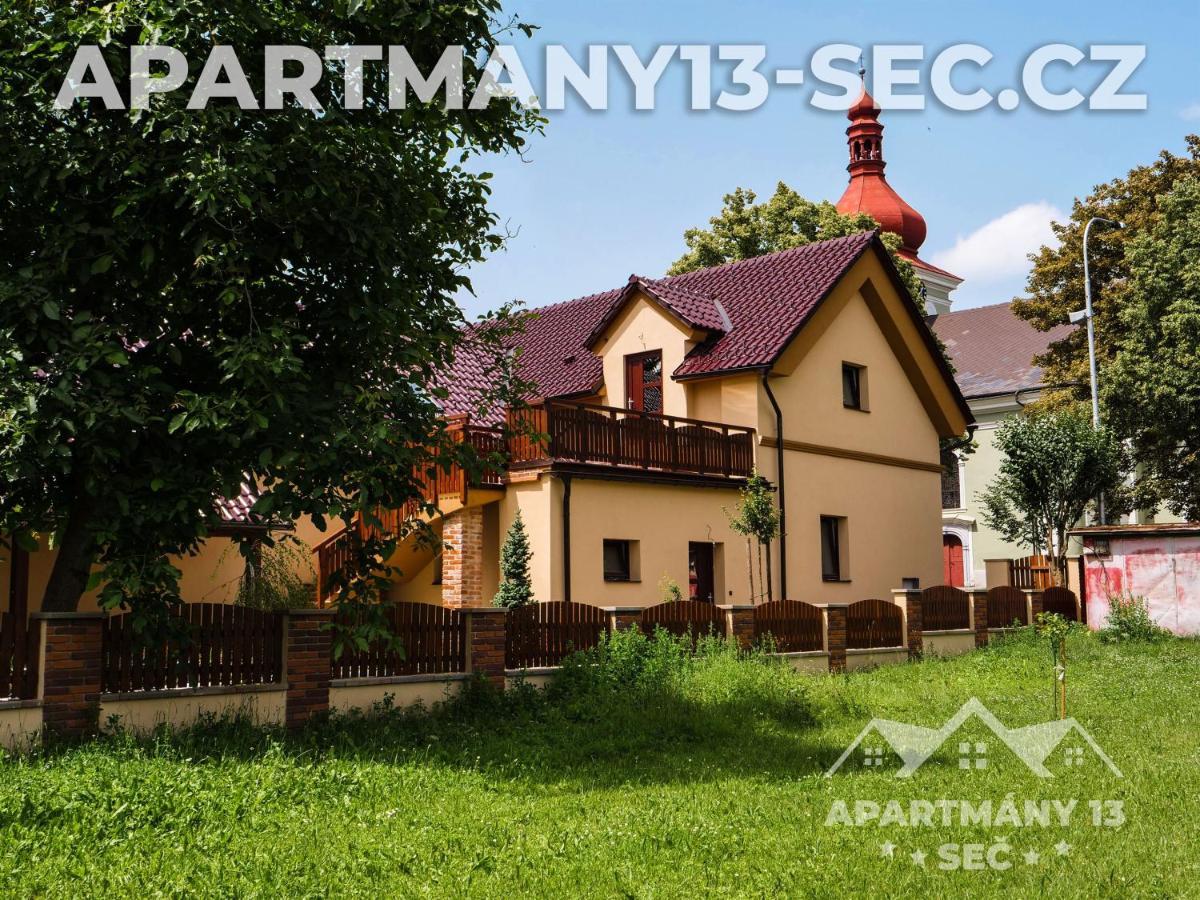 Apartmanovy Dum 13 Podkrovi 1 Sec Exterior photo